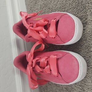 Suede PUMAS